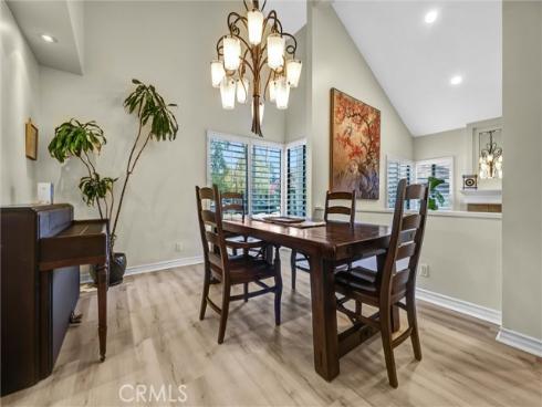 49 Pinewood , Irvine, CA