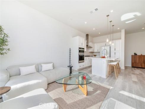 128  Keeper  , Irvine, CA