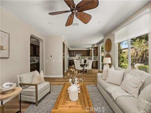6 Thorn Hill , Irvine, CA