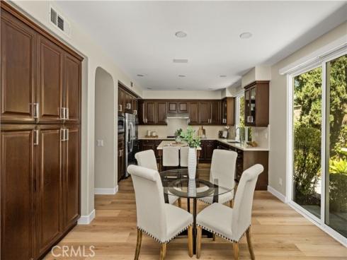6 Thorn Hill , Irvine, CA