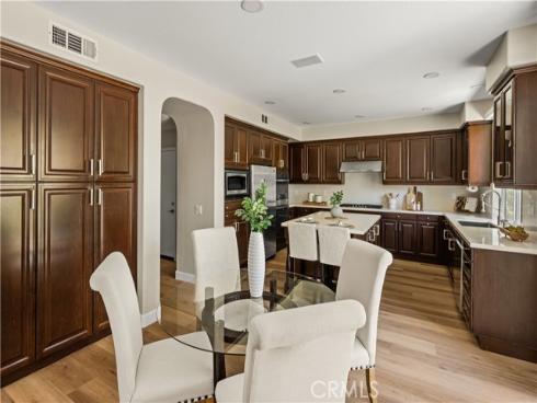6 Thorn Hill , Irvine, CA