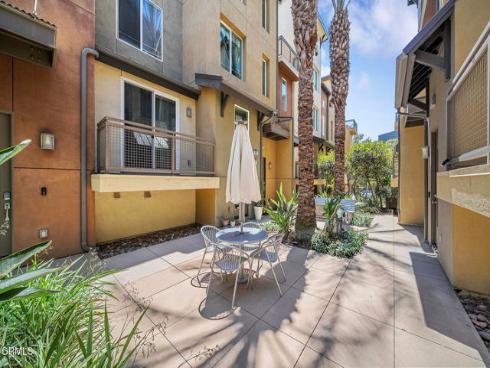 573 Rockefeller , Irvine, CA