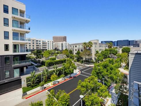 108 Tribeca , Irvine, CA