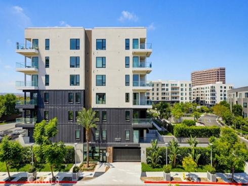 108 Tribeca , Irvine, CA