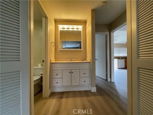 61 Streamwood , Irvine, CA