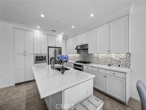 121  Rodeo  , Irvine, CA