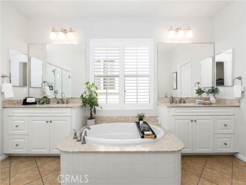 205 Mantle , Irvine, CA