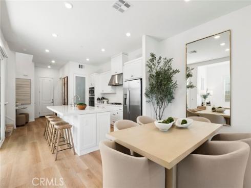 327 Baluster , Irvine, CA
