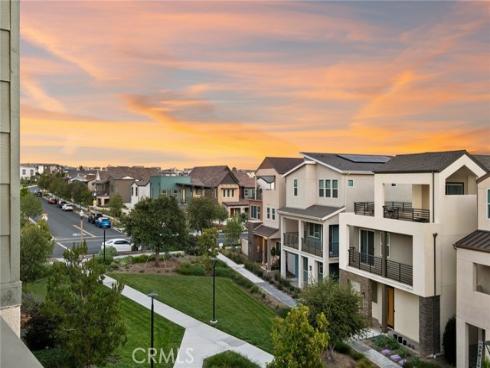 327 Baluster , Irvine, CA