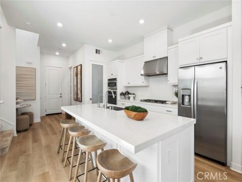 327 Baluster , Irvine, CA
