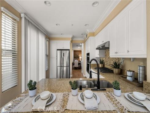 125  Chantilly  , Irvine, CA