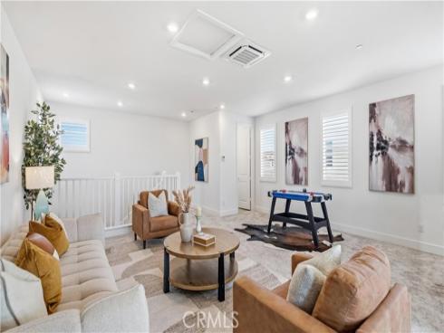 197  merit  , Irvine, CA