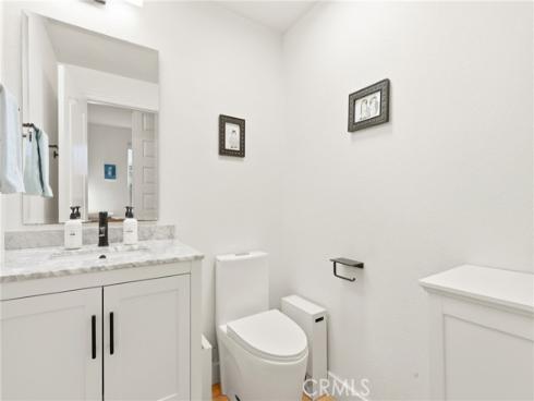 5 Upland , Irvine, CA