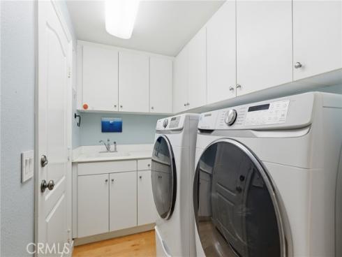 5 Upland , Irvine, CA