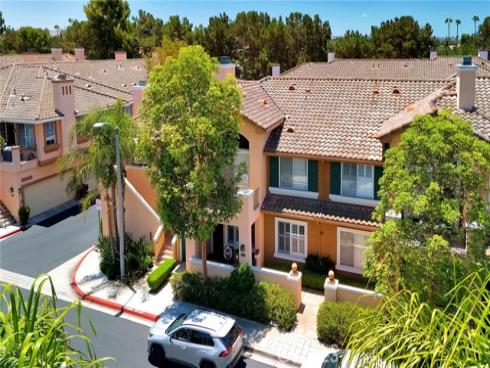 1602  Solvay Aisle  , Irvine, CA