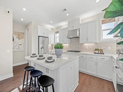 817 Sonia , Irvine, CA