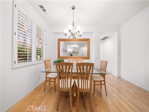 26 Appleglen , Irvine, CA