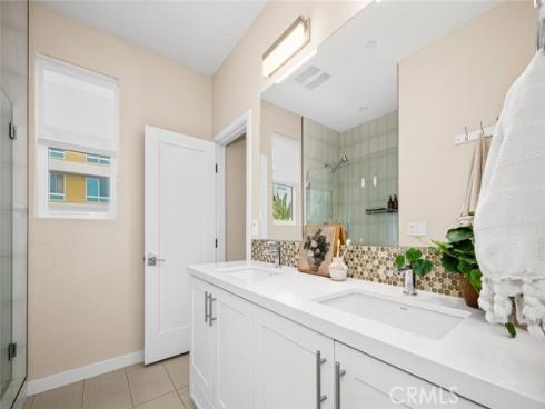 2258 Synergy , Irvine, CA