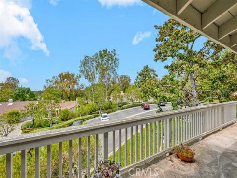 22 Rocky Knoll , Irvine, CA