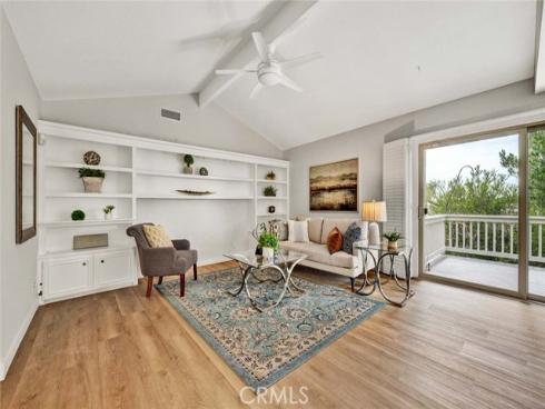 22 Rocky Knoll , Irvine, CA