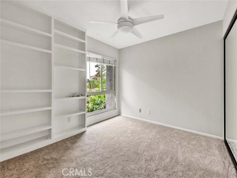 22 Rocky Knoll , Irvine, CA
