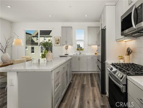 201  Lynx  , Irvine, CA
