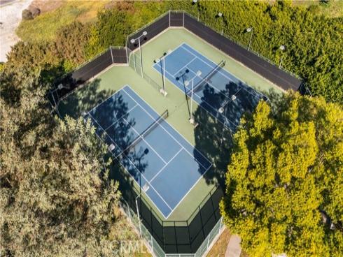 419  Deerfield  93  Avenue, Irvine, CA