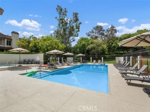 8 Summer Breeze , Irvine, CA