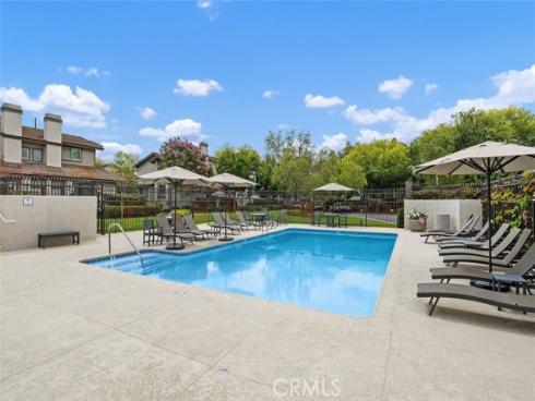 8 Summer Breeze , Irvine, CA