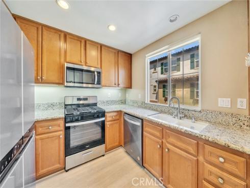 46 Perennial , Irvine, CA