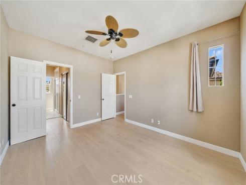 46 Perennial , Irvine, CA