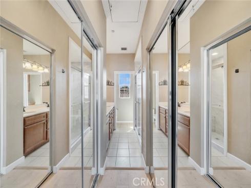 46 Perennial , Irvine, CA
