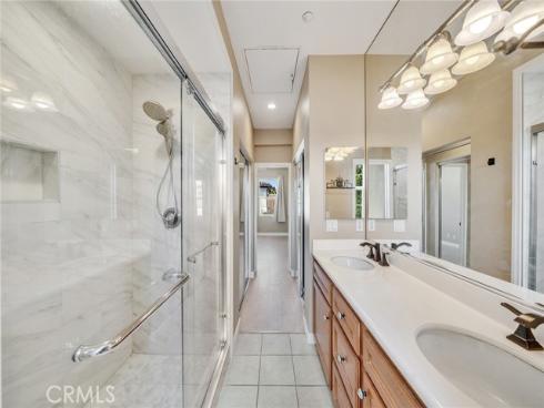 46 Perennial , Irvine, CA