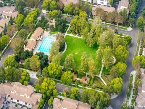 46 Perennial , Irvine, CA