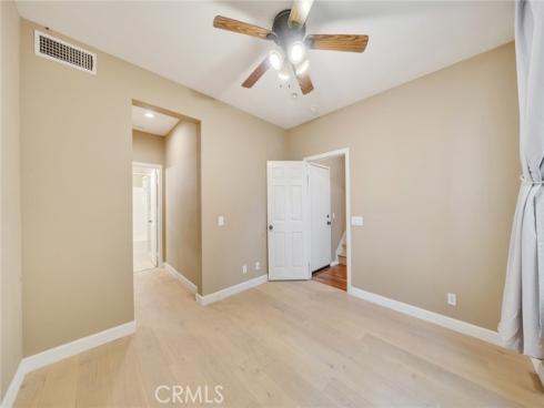 46 Perennial , Irvine, CA