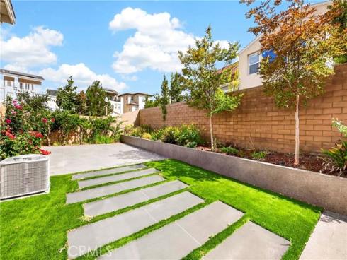 125 Source , Irvine, CA