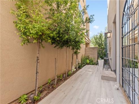 272 Merit , Irvine, CA