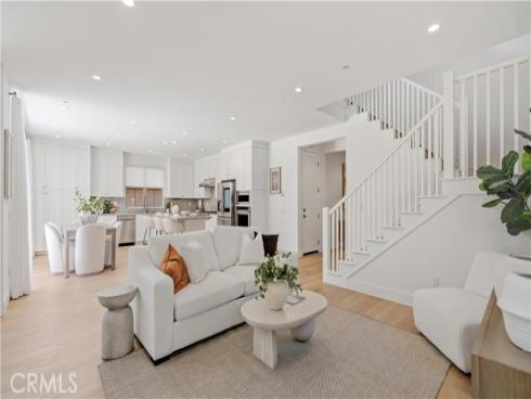 218 Evaroad , Irvine, CA