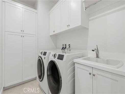 218 Evaroad , Irvine, CA