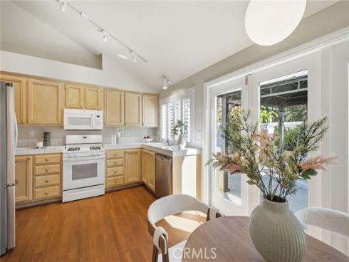 4 Del Italia , Irvine, CA