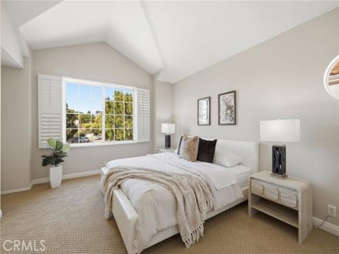 4 Del Italia , Irvine, CA