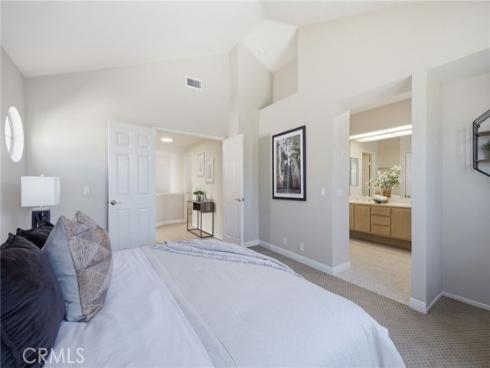 4 Del Italia , Irvine, CA