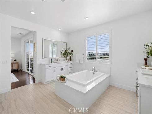 306  Treble  , Irvine, CA