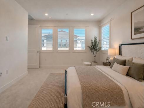 426  Lobata  , Irvine, CA