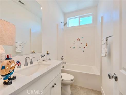 426  Lobata  , Irvine, CA