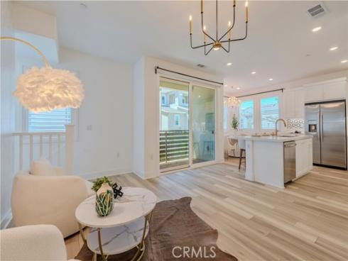 426  Lobata  , Irvine, CA