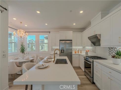 426  Lobata  , Irvine, CA