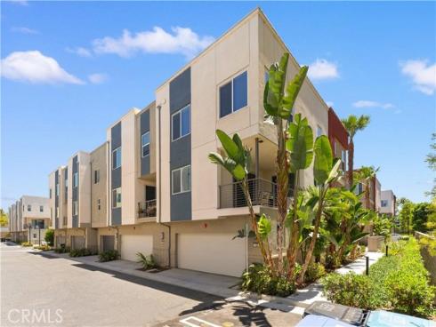 123  Citysquare  , Irvine, CA