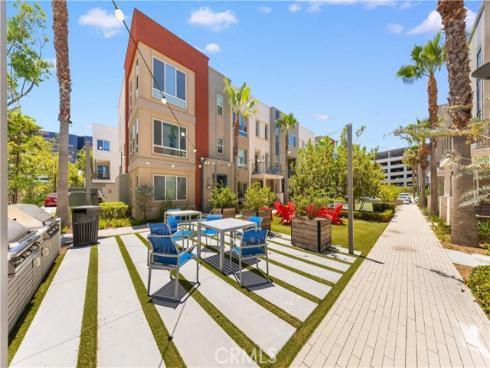 123  Citysquare  , Irvine, CA