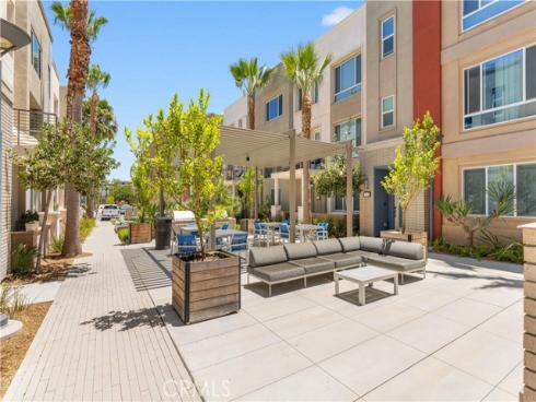 123  Citysquare  , Irvine, CA
